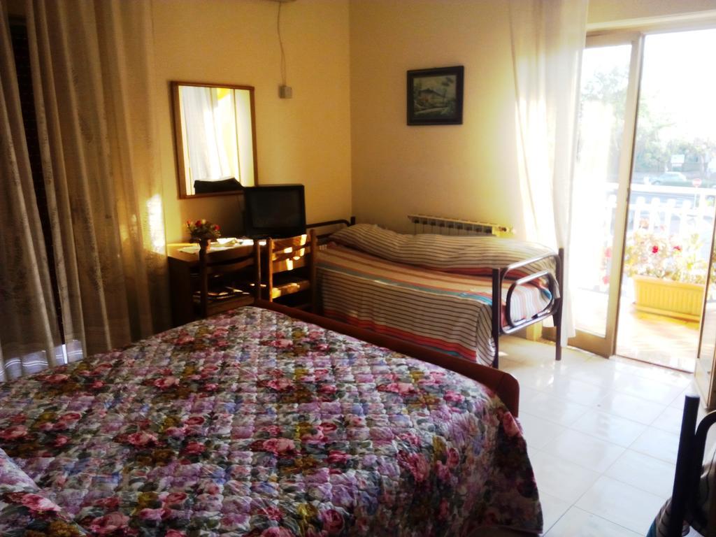 Hotel Eliseo Giardini Naxos Exterior photo
