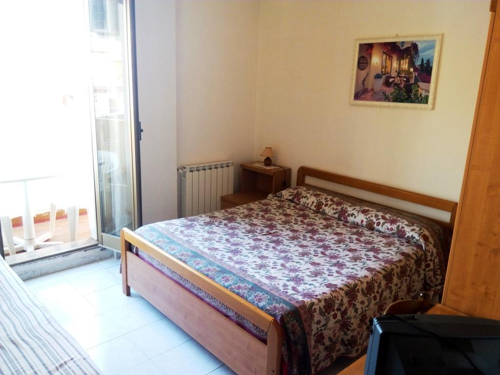 Hotel Eliseo Giardini Naxos Exterior photo