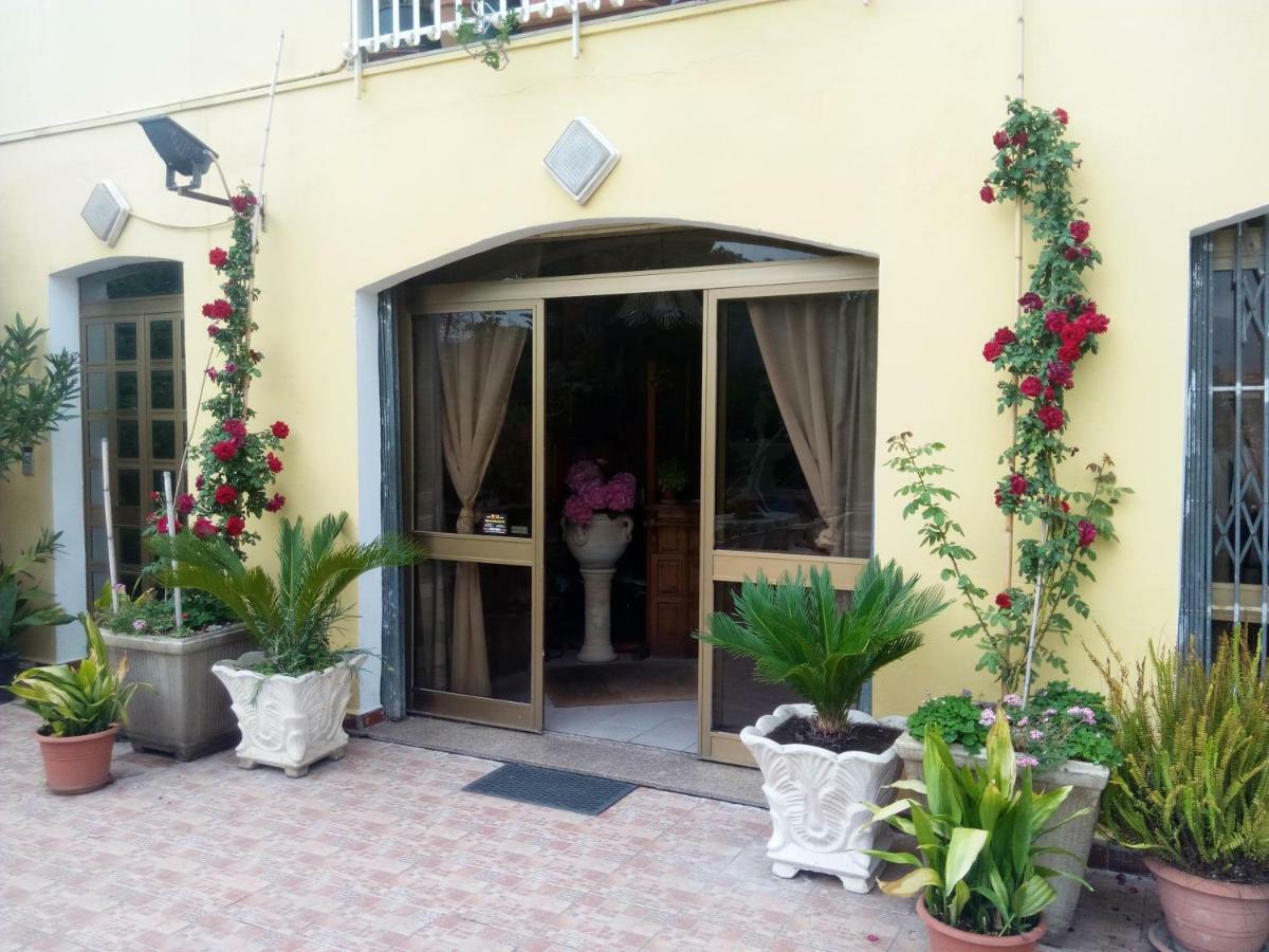 Hotel Eliseo Giardini Naxos Exterior photo
